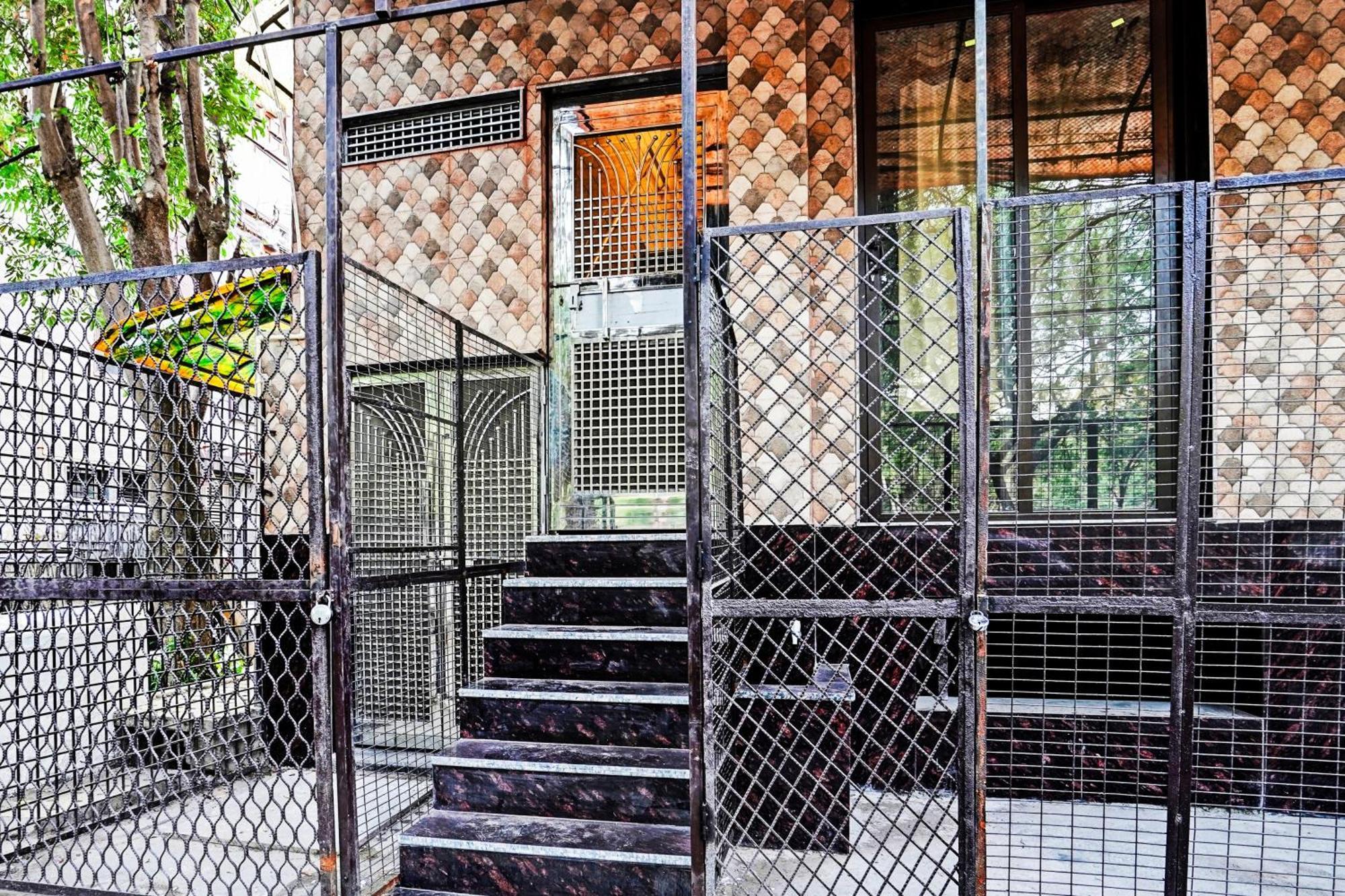 Hotel O Le Empire Stay House Nueva Delhi Exterior foto